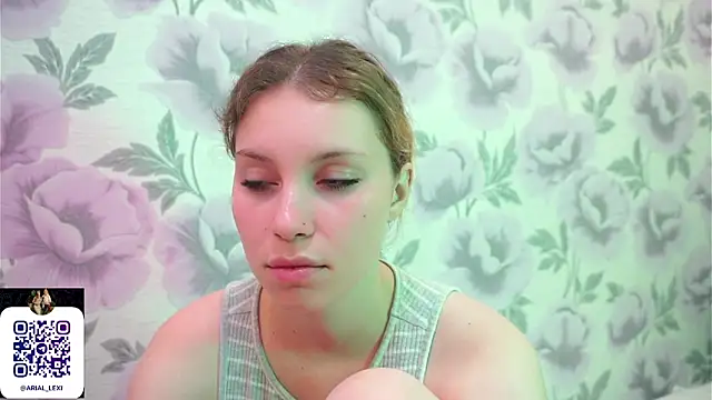 XXX chat uživo modela Sairallyn