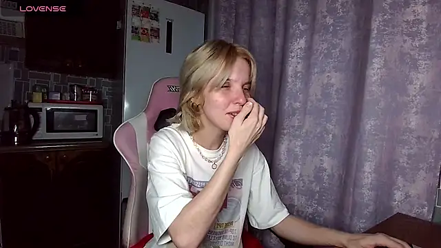 Madelaineses' Live XXX Chat