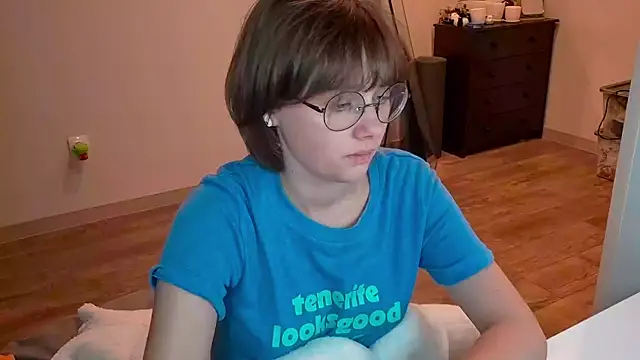 ExitedTrothのライブXXXチャット
