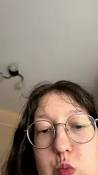 Chat +18 de EmiSparks ao vivo