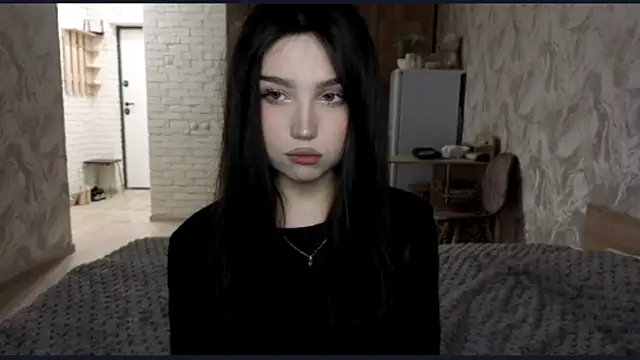 AmieSky Adlı Modelin Canlı XXX Sohbeti
