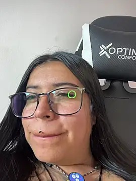 Chat +18 de Devilsweet17 ao vivo