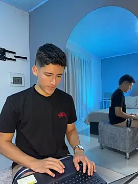 SantiLux_'s Live XXX Chat