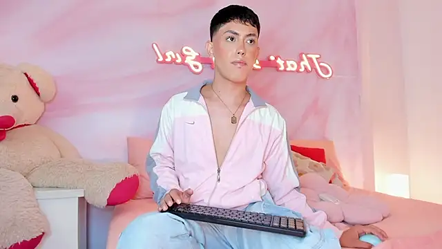 Iam_Caami_ Chat XXX in diretta