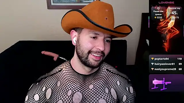 hairyncuteass' Live XXX Chat