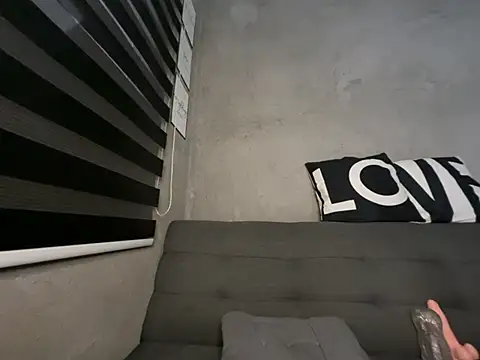צ'אט XXX בשידור חי של wild_apple69