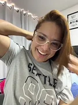 Pretty__Milf 现场XXX聊天