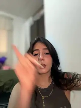 Kittyhelll_ Chat XXX in diretta