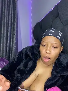 RainBougie's Live XXX Chat