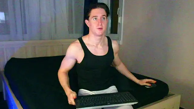 ChristianLevine_ Adlı Modelin Canlı XXX Sohbeti
