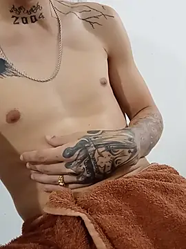 boy_max_latin Adlı Modelin Canlı XXX Sohbeti