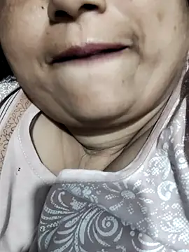 Hot_indian_Milf: онлайн-секс-чат