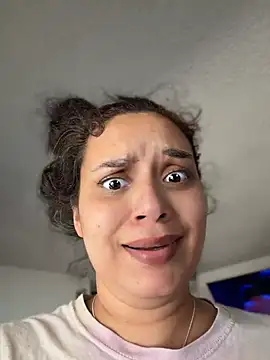 צ'אט XXX בשידור חי של CarmelaAnthony