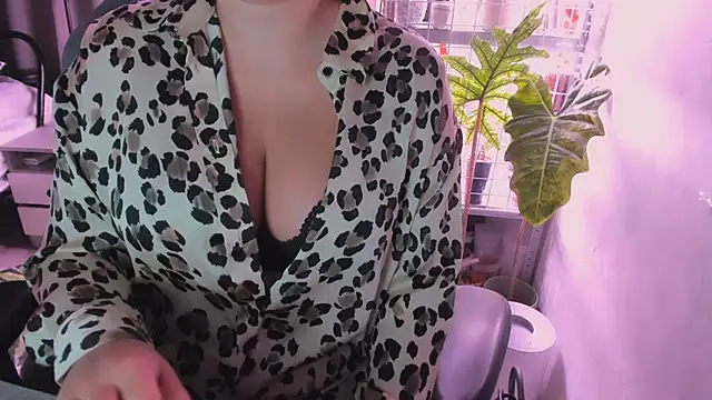 Chat +18 de MonsteraWhite ao vivo