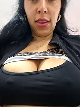 Chatroom XXX en direct de Luianna