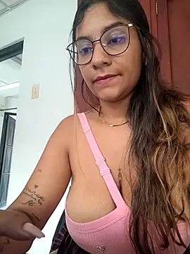 Sofythom1's Live XXX Chat
