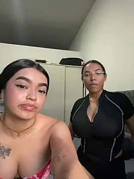 Emmy_And_Luna Obrolan Langsung XXX