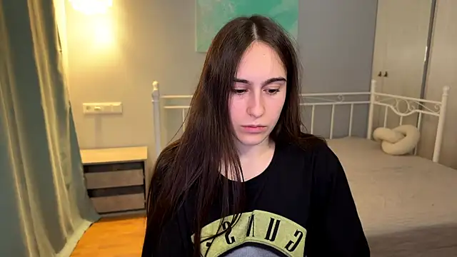 AliceKolltt Adlı Modelin Canlı XXX Sohbeti