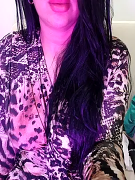 Queen_sousou Adlı Modelin Canlı XXX Sohbeti