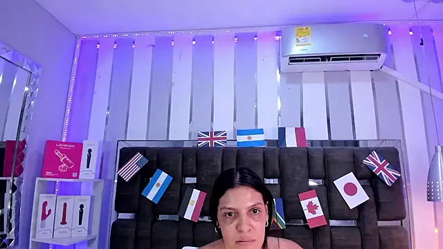 KatteMoss Adlı Modelin Canlı XXX Sohbeti