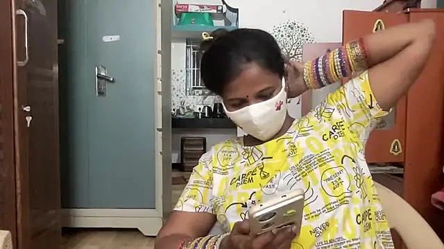 Tamil_SajithaのライブXXXチャット