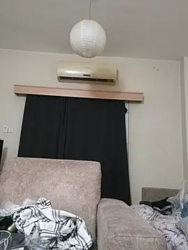 Rhast211 Adlı Modelin Canlı XXX Sohbeti