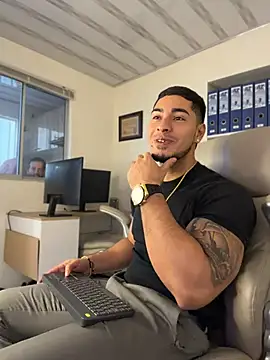 Chatroom XXX en direct de Dimitri_Colleman