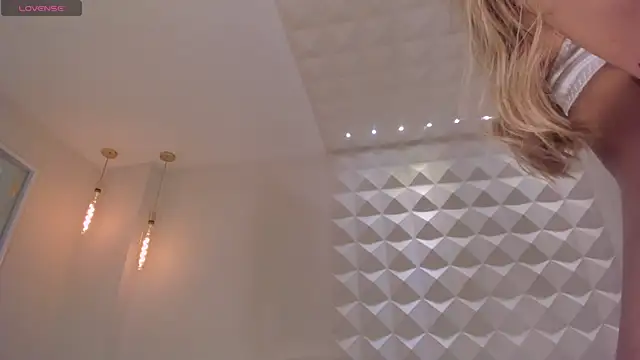 TiffannySins' Live XXX Chat