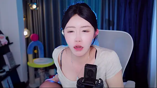 Summerbaby-001 Live XXX-chat