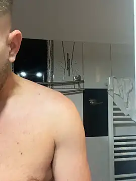 XXX chat uživo modela Codrinrotax