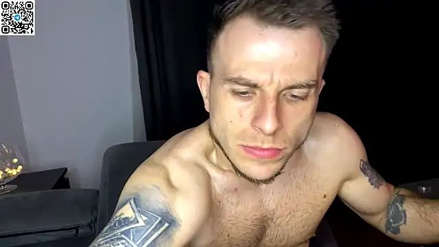 jaguar_777 Chat XXX in diretta