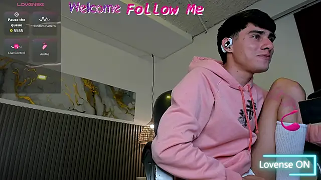 Dyla_n18 Live XXX-chat