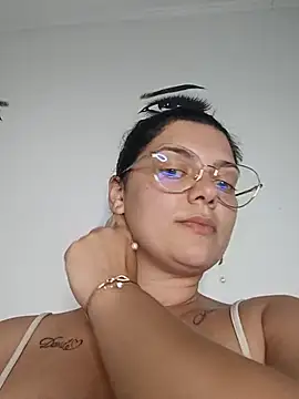 Noraa_me's Live XXX Chat