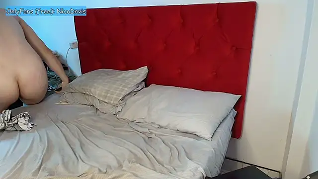 XXX chat uživo modela NicoDavisOfficial