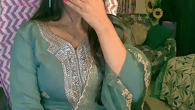 Cute-Tara's Live XXX Chat