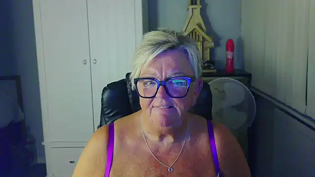 BridgetBlueEyes Live XXX-Chat