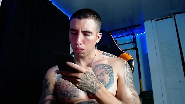 Adam_Hudsond Chat XXX in diretta
