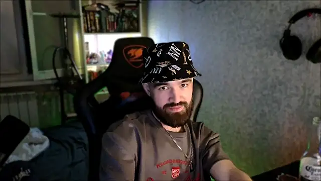 XXX chat uživo modela _Serious_Man