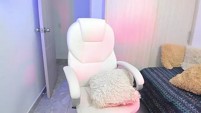 fioresantamaria's Live XXX Chat