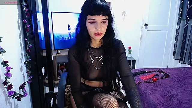 Chat XXX en directo de charllotee_dark