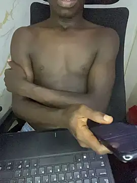 Show modela Kenyancock100 na web-kameri