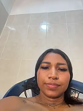 Živý XXX chat Barbiebrunette_