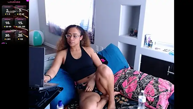 Chat +18 de ReeseZen ao vivo