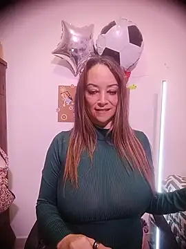 צ'אט XXX בשידור חי של Cristal_BigTits