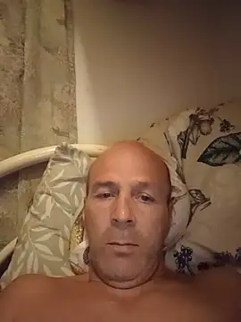 Iulian81 – Live XXX-chat