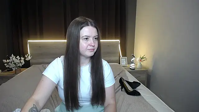 Chat +18 de MavkaCute ao vivo