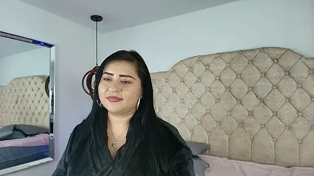 Chat +18 de Candy_Curves01 ao vivo