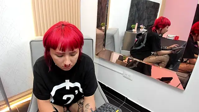 Pola_Pnk Chat XXX in diretta
