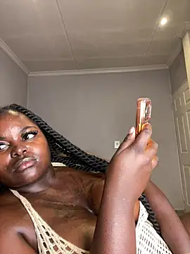 Honeycoco0211 Adlı Modelin Canlı XXX Sohbeti