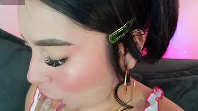 mia_roux1のライブXXXチャット
